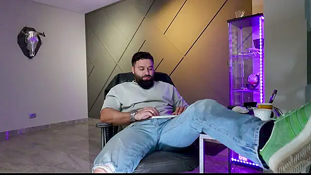 Snapshot of mattmasterss chatting on 03-11-25, 05:49 mattmasterss online show from 03-11-25, 05:49