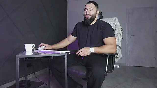 Snapshot of mattmasterss chatting on 11-03-25, 01:29 mattmasterss online show from 11-03-25, 01:29