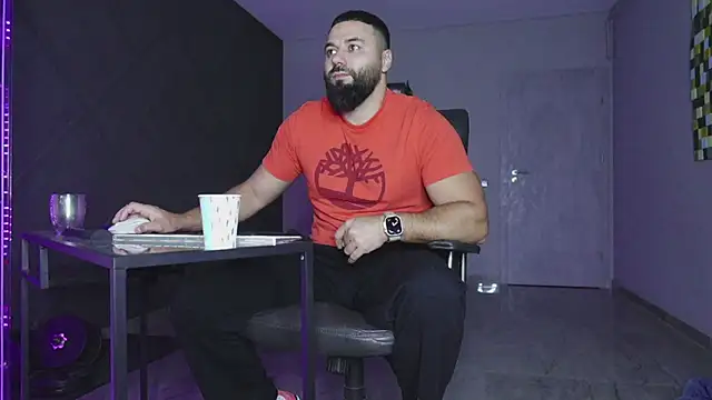 Snapshot of mattmasterss chatting on 11-26-25, 03:40 mattmasterss online show from 11-26-25, 03:40