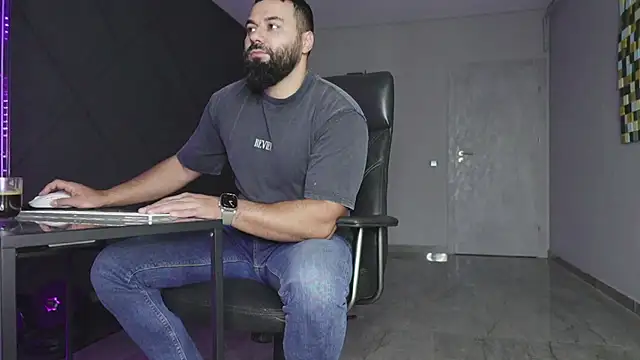 Snapshot of mattmasterss chatting on 12-04-25, 06:55 mattmasterss online show from 12-04-25, 06:55