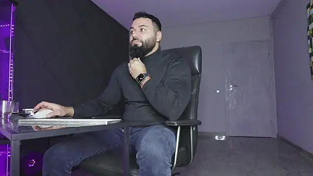 Snapshot of mattmasterss chatting on 12-16-25, 07:41 mattmasterss online show from 12-16-25, 07:41