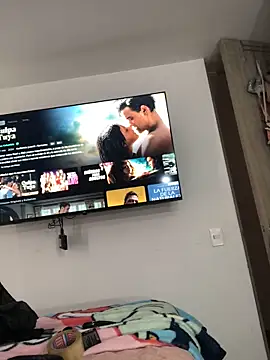 Valeriasaenzz  online show from 02-12-25, 08:18