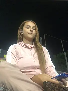 Valeriasaenzz  online show from 03-18-25, 01:32