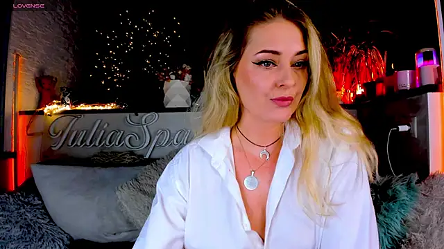  JuliaSpace  online show from 03-11-25, 05:13