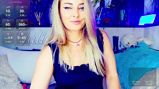  JuliaSpace  online show from 10-12-25, 05:12