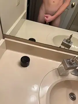 Snapshot of sixincher601 chatting on 01-26-25, 05:34 sixincher601 online show from 01-26-25, 05:34