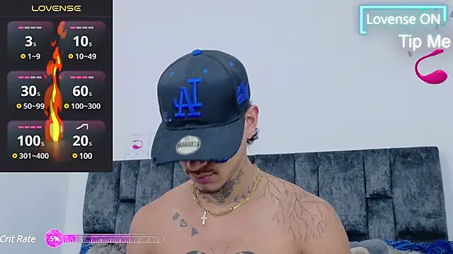 Snapshot of JAYCOB00 chatting on 01-21-25, 02:43 JAYCOB00 online show from 01-21-25, 02:43