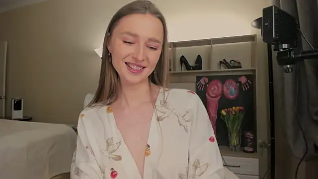 CharlotteWells online show from 03-08-25, 02:30