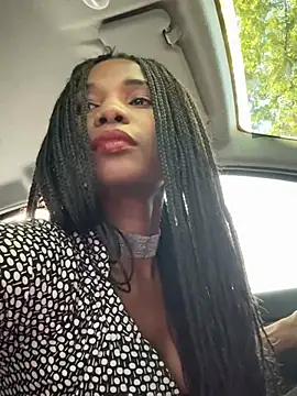 Snapshot of Shantel-Olivia chatting on 06-18-26, 07:08 Shantel-Olivia online show from 06-18-26, 07:08