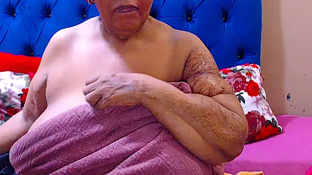 ebonycandy10 online show from 11-30-25, 04:16