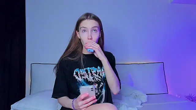 Snapshot of haileyishere chatting on 03-19-25, 07:06 haileyishere online show from 03-19-25, 07:06