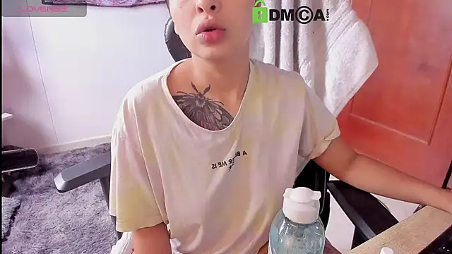 sweetcoralinee online show from 11-25-25, 04:29