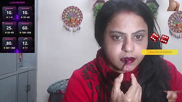 Snapshot of Sexy_komolika chatting on 10-30-25, 01:45 Sexy komolika online show from 10-30-25, 01:45