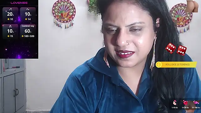 Snapshot of Sexy_komolika chatting on 11-19-25, 03:01 Sexy komolika online show from 11-19-25, 03:01