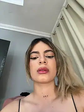 Snapshot of emiss_ chatting on 02-28-25, 03:15 emiss  online show from 02-28-25, 03:15