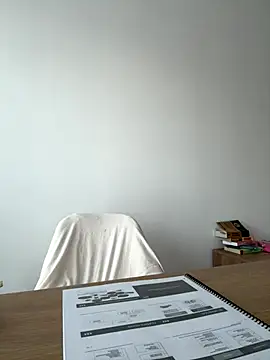 Snapshot of streetdoll chatting on 10-02-25, 06:53 streetdoll online show from 10-02-25, 06:53