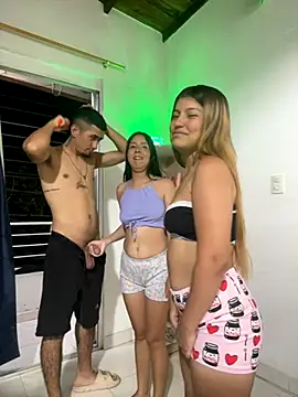 Snapshot of royalgirls_x chatting on 10-07-25, 01:14 royalgirls x online show from 10-07-25, 01:14