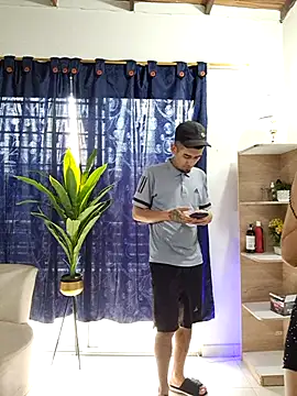 royalgirls x online show from 04-24-26, 09:06