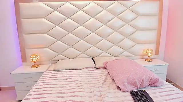 samanthaevans4 online show from 03-07-25, 11:27