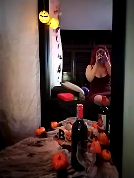 Dafne Moon online show from 10-05-25, 04:00