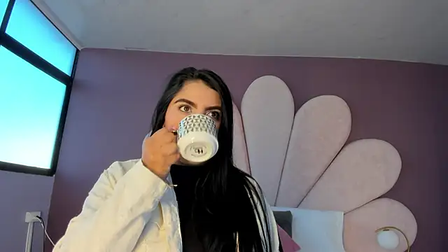 PaulinaDuarte online show from 01-23-25, 01:02