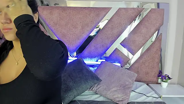 PaulinaDuarte online show from 10-28-25, 10:52