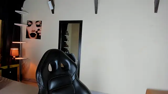 EmiliWilliams online show from 11-21-25, 11:47