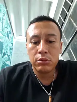 Snapshot of andresbigcock9 chatting on 04-20-26, 10:40 andresbigcock9 online show from 04-20-26, 10:40
