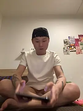 Snapshot of Eric246 chatting on 02-10-26, 12:31 Eric246 online show from 02-10-26, 12:31