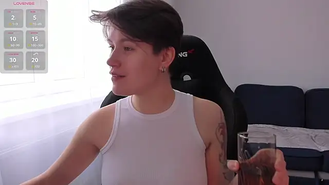 Snapshot of JessieFlower chatting on 10-29-25, 08:27 JessieFlower online show from 10-29-25, 08:27