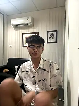 Snapshot of mumuowl chatting on 09-19-25, 04:29 mumuowl online show from 09-19-25, 04:29