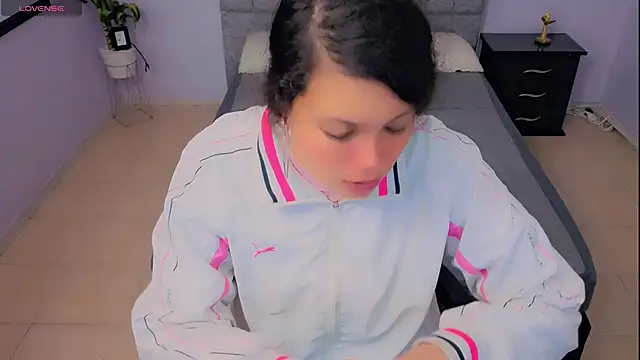 Lana stone  online show from 11-30-25, 03:10