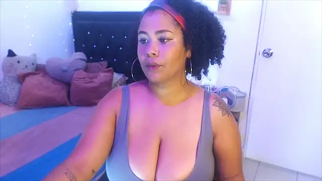 ebony Exotica online show from 12-22-24, 03:33