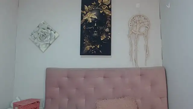 Emma-Wilson online show from 03-15-25, 05:19