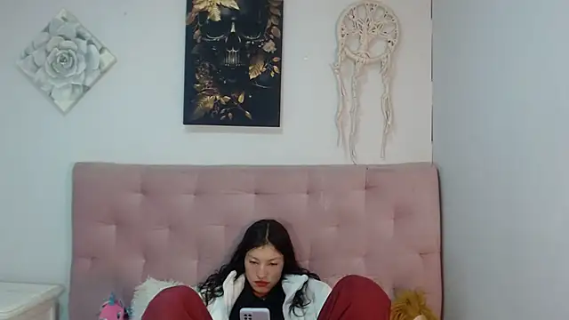 Emma-Wilson online show from 03-18-25, 06:15