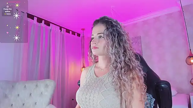 Shantall   online show from 10-21-25, 11:22