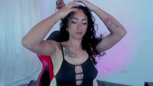 Snapshot of paula_brunette chatting on 10-22-25, 03:07 paula brunette online show from 10-22-25, 03:07