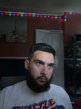 Snapshot of bigdickgio6923 chatting on 12-17-24, 05:51 bigdickgio6923 online show from 12-17-24, 05:51