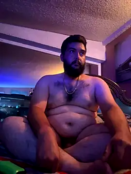 Snapshot of bigdickgio6923 chatting on 09-23-25, 04:48 bigdickgio6923 online show from 09-23-25, 04:48