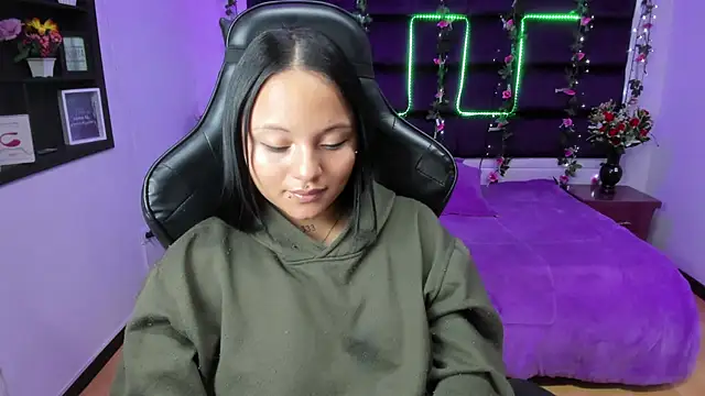 sweelanna   online show from 02-16-25, 08:54