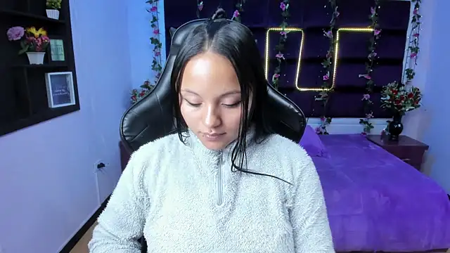 sweelanna   online show from 02-19-25, 09:50