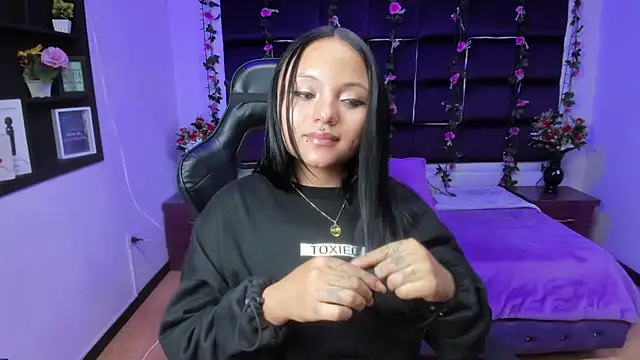 sweelanna   online show from 03-20-25, 08:09