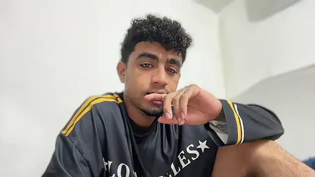 Snapshot of dominic_brandd23 chatting on 09-17-25, 09:16 dominic brandd23 online show from 09-17-25, 09:16