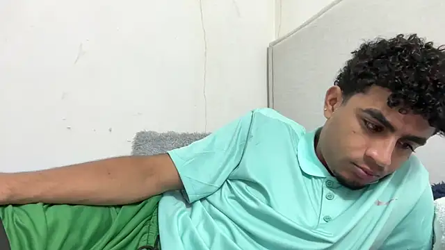 Snapshot of dominic_brandd23 chatting on 09-23-25, 05:43 dominic brandd23 online show from 09-23-25, 05:43