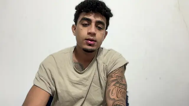 Snapshot of dominic_brandd23 chatting on 09-27-25, 04:28 dominic brandd23 online show from 09-27-25, 04:28