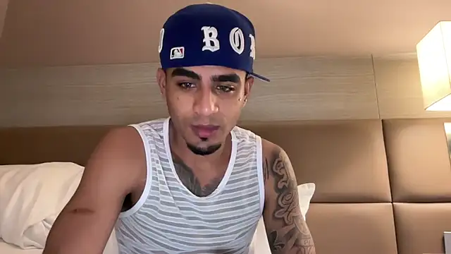 Snapshot of dominic_brandd23 chatting on 10-11-25, 06:12 dominic brandd23 online show from 10-11-25, 06:12