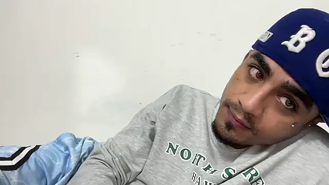 Snapshot of dominic_brandd23 chatting on 10-16-25, 06:47 dominic brandd23 online show from 10-16-25, 06:47