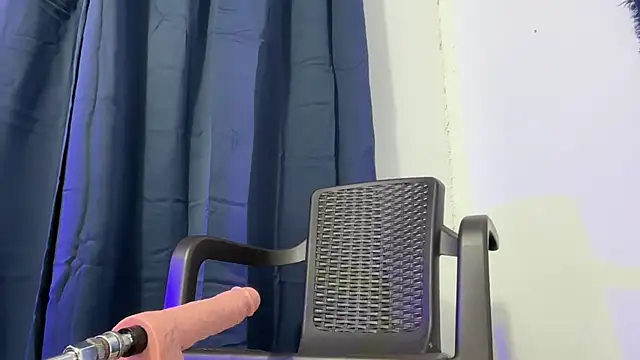 Snapshot of dominic_brandd23 chatting on 10-20-25, 06:14 dominic brandd23 online show from 10-20-25, 06:14