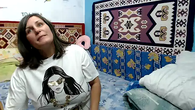 AdelineBlueEyes online show from 10-04-25, 11:41