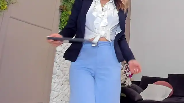 Snapshot of Deliciouslips chatting on 03-20-25, 06:31 Deliciouslips online show from 03-20-25, 06:31